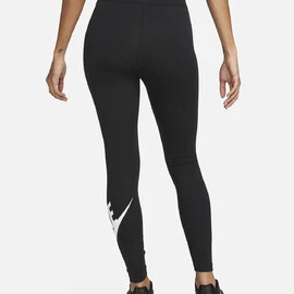 Nike Sportswear Classics