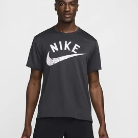 Nike Miler Swoosh
