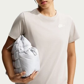 Nike Sportswear Club Essentials